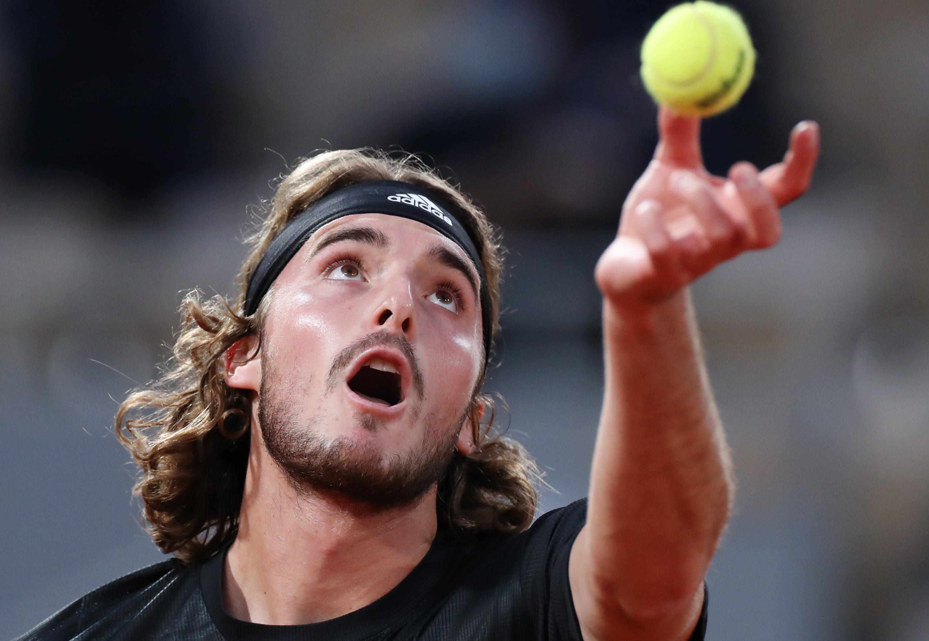 关于西班牙网球队强势德国网球队,西西帕斯完成帽子戏法的信息 关于西班牙网球队强势德国网球队,西西帕斯完成帽子戏法的信息